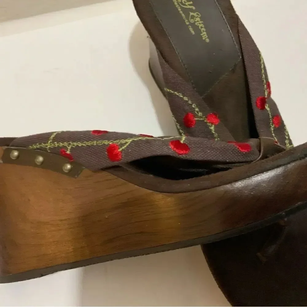 Self Esteem| wedges size 10 brown red floral Beautiful